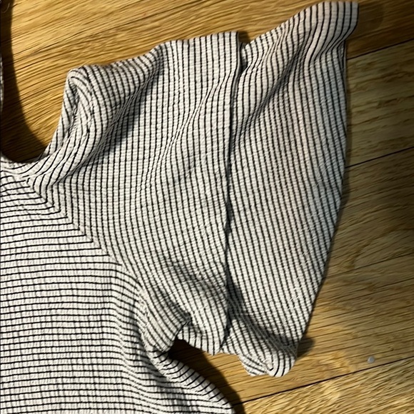 Striped Cold Shoulder Top - Picture 2 of 3
